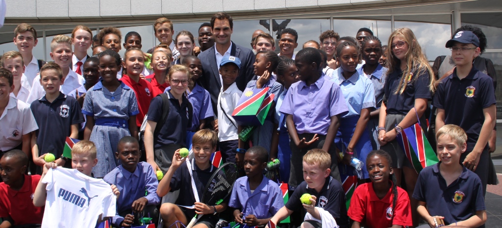 Roger Federer besucht Namibia